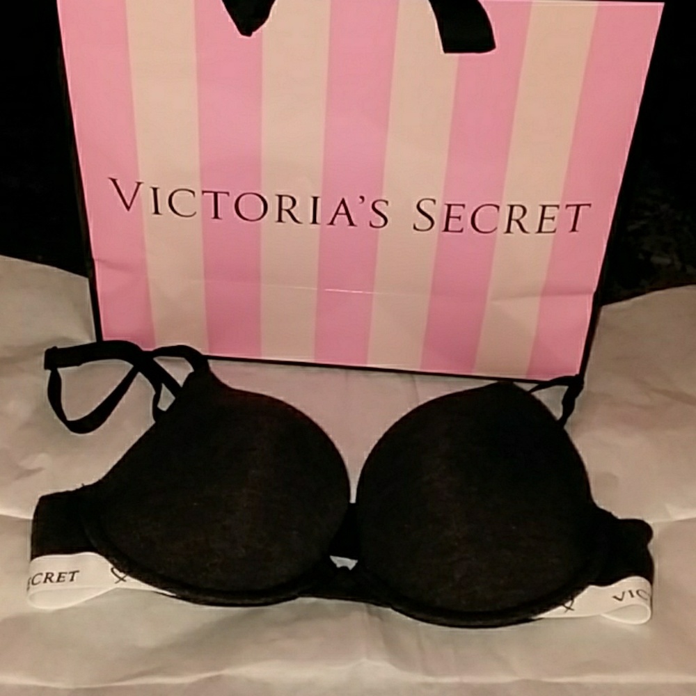 Victoria's Secret t-shirt / push-up bra